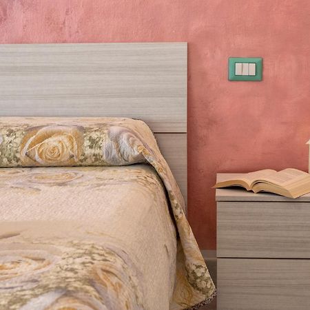Il Nespolo , Vicino Alle Spiagge, Per Coppie E Famiglie 阿尔盖罗 外观 照片